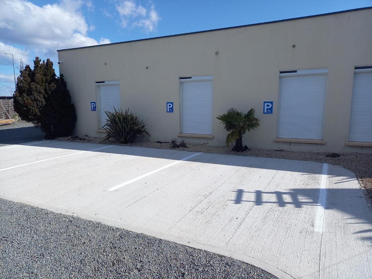 Le Petit Logis Hotel Beaumont-en-Veron Exterior photo