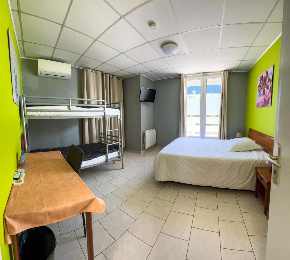 Le Petit Logis Hotel Beaumont-en-Veron Exterior photo