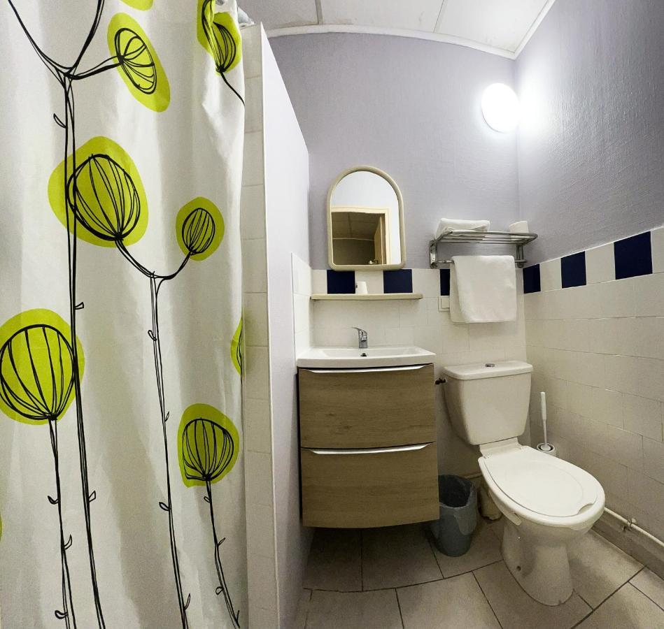 Le Petit Logis Hotel Beaumont-en-Veron Exterior photo